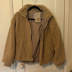 LEVI’S SHERPA FLEECE JACKET in Sesame Brown